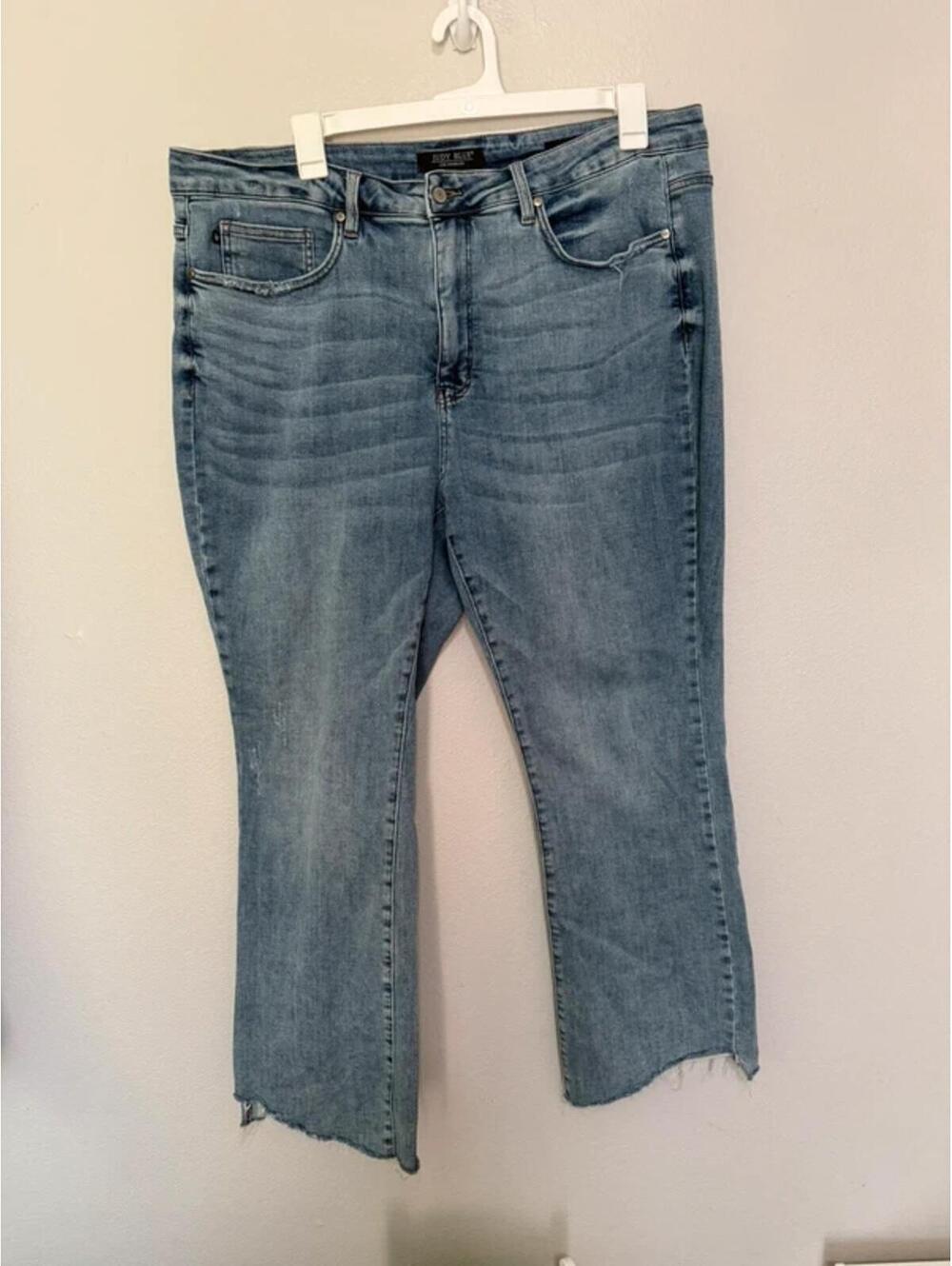 Judy blue slim boot size 22W